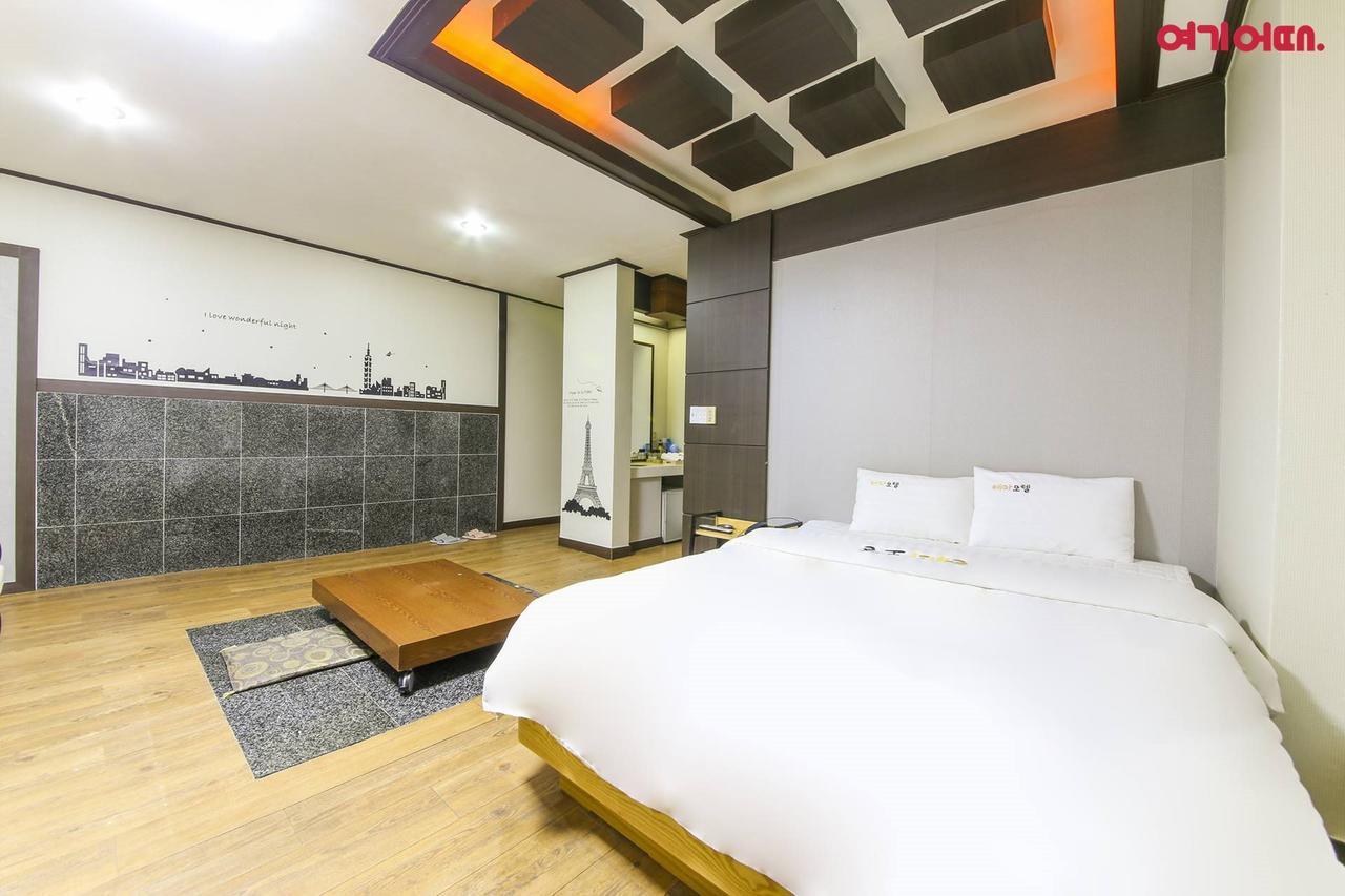 Theme Motel Mokpo Exterior photo