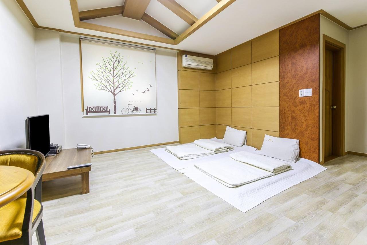 Theme Motel Mokpo Exterior photo
