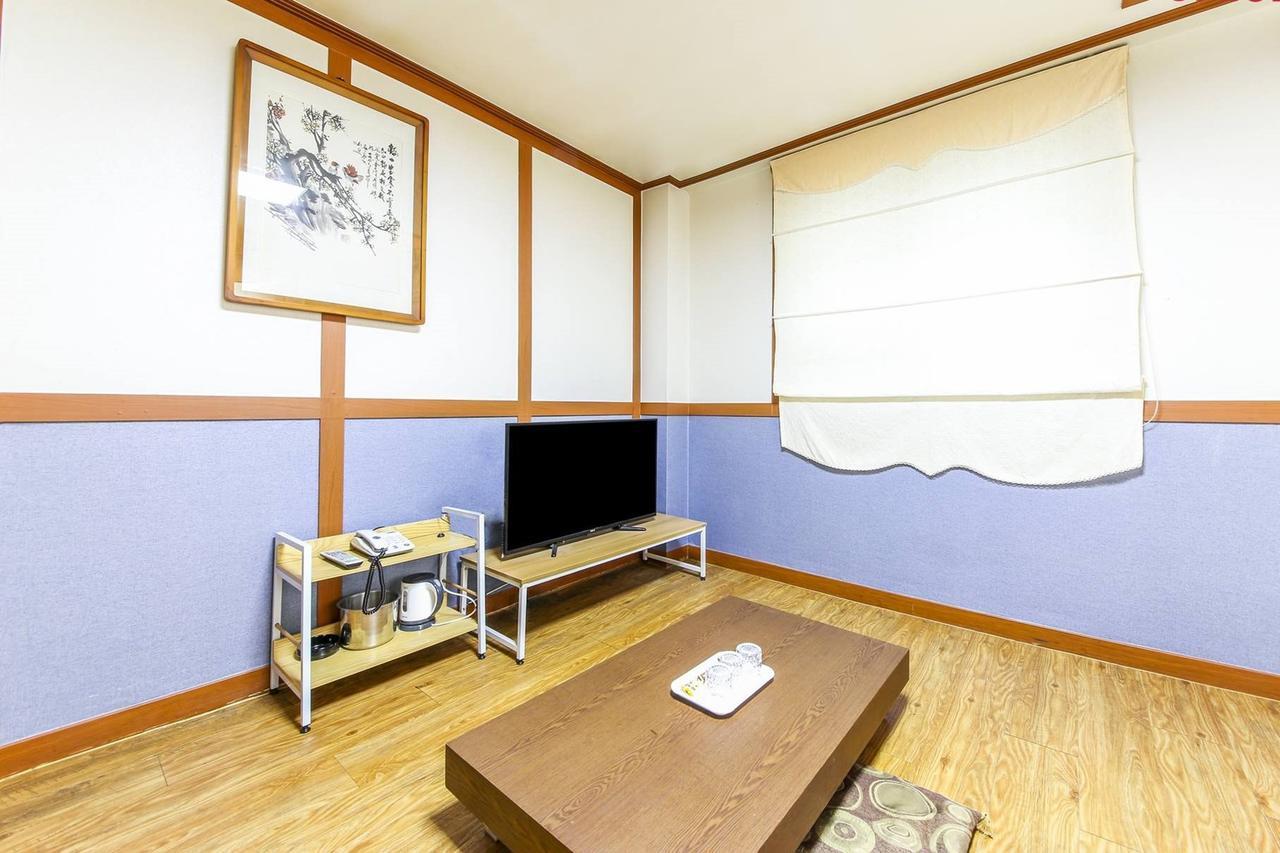 Theme Motel Mokpo Exterior photo