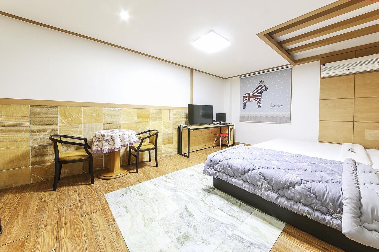 Theme Motel Mokpo Exterior photo