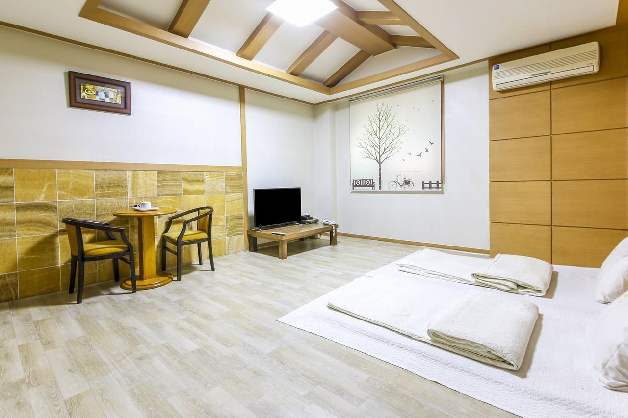 Theme Motel Mokpo Exterior photo