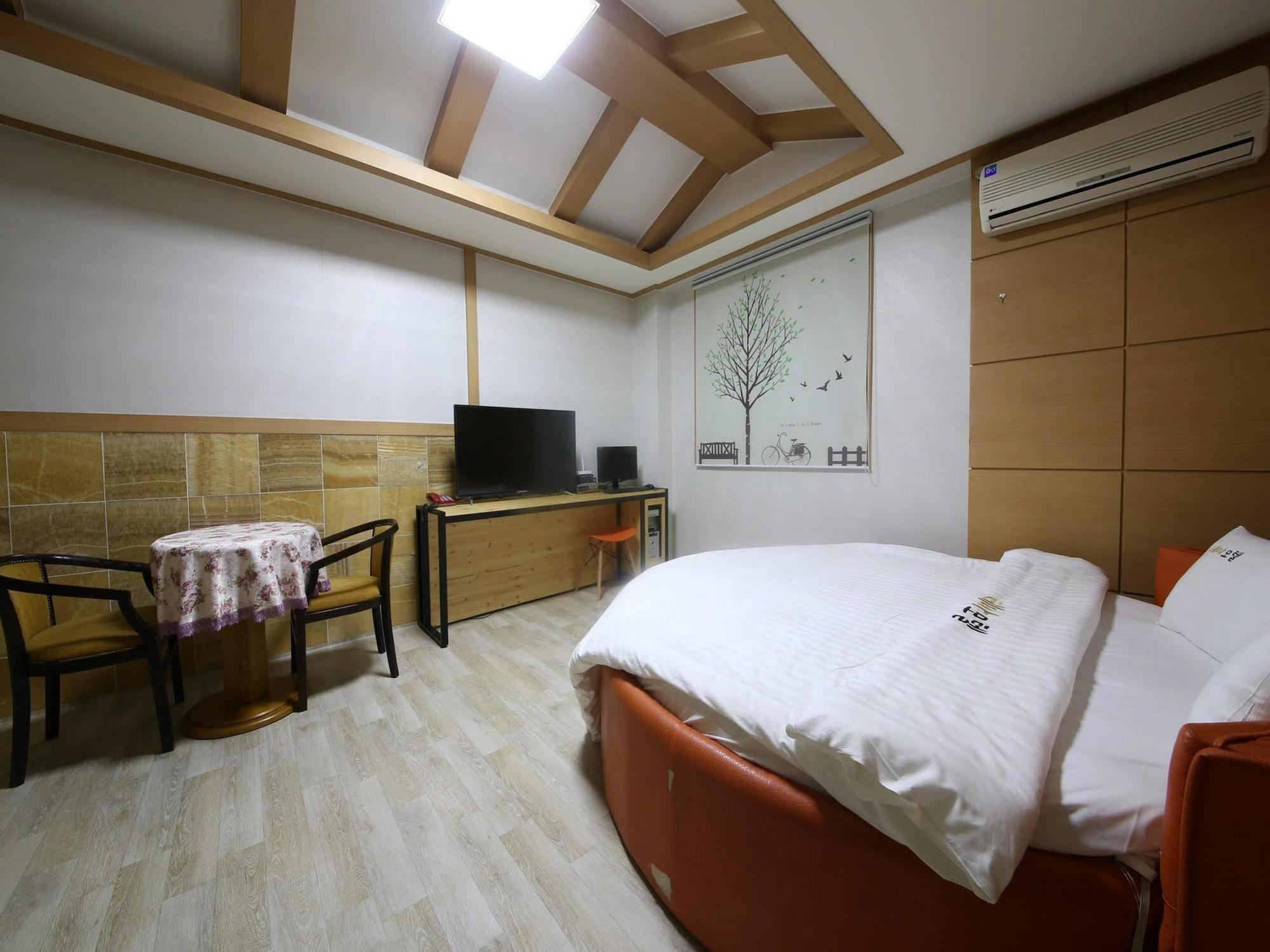 Theme Motel Mokpo Exterior photo