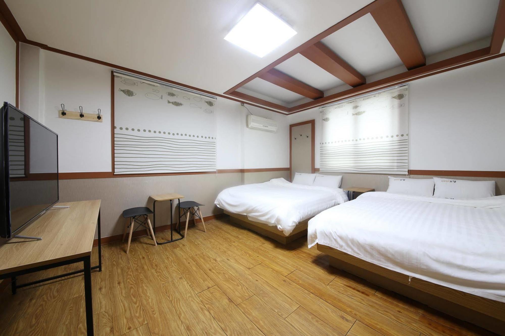 Theme Motel Mokpo Exterior photo