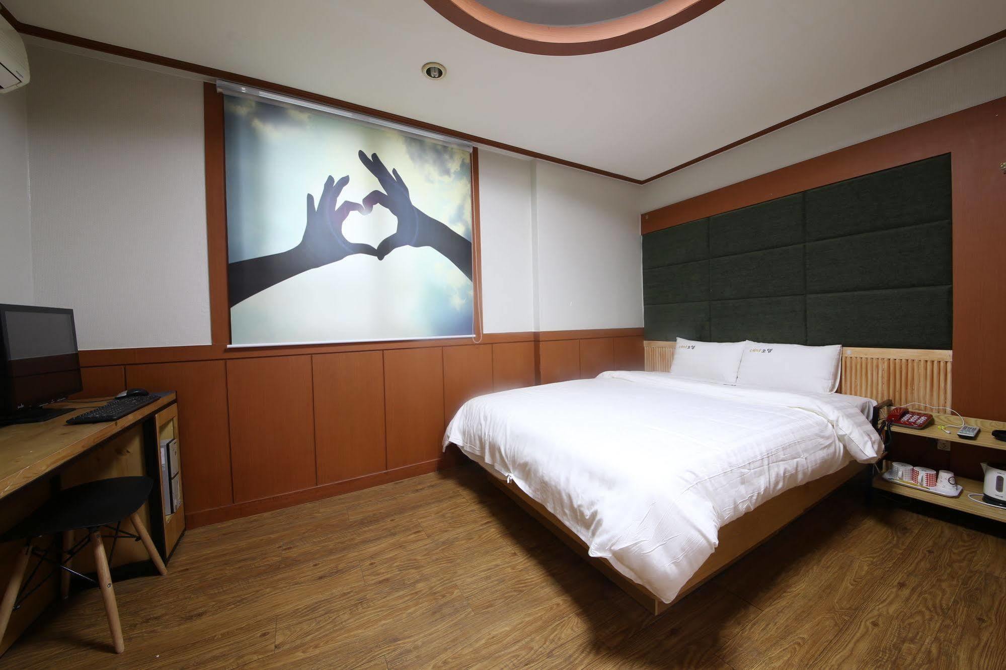 Theme Motel Mokpo Exterior photo
