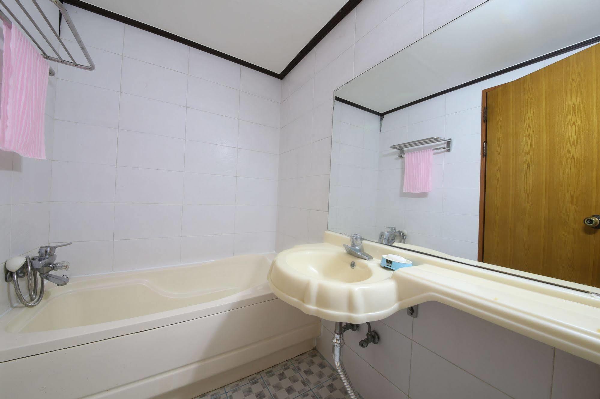 Theme Motel Mokpo Exterior photo