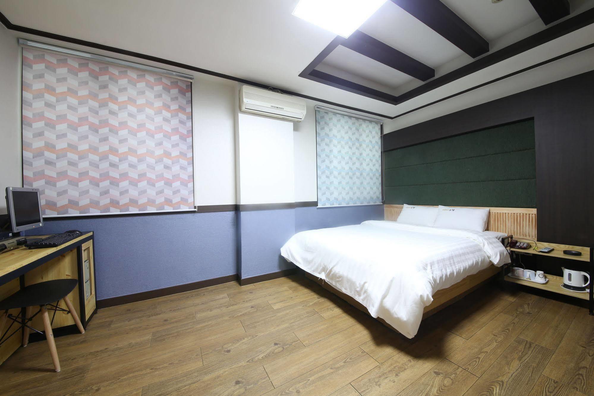 Theme Motel Mokpo Exterior photo