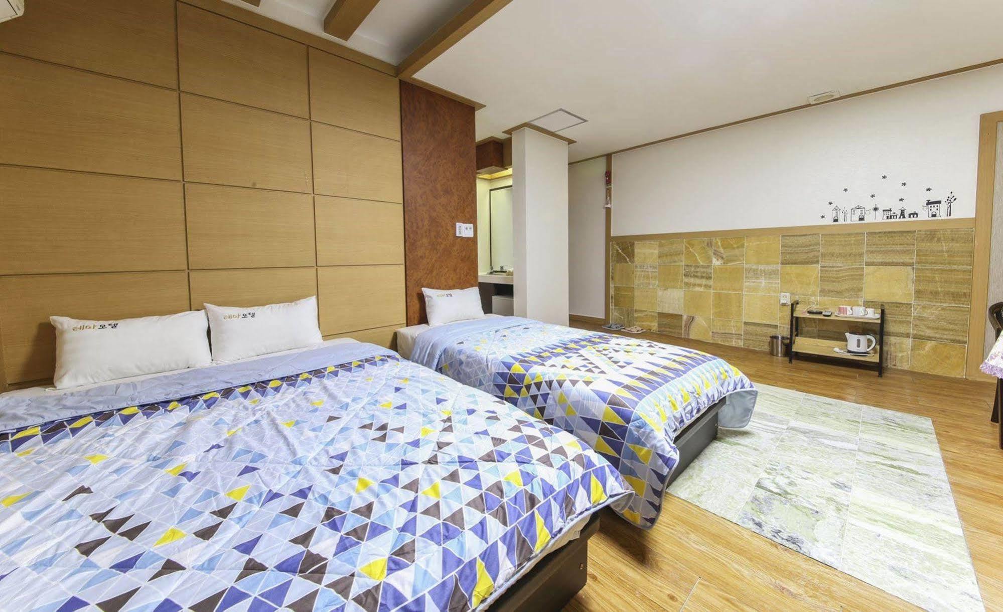 Theme Motel Mokpo Exterior photo